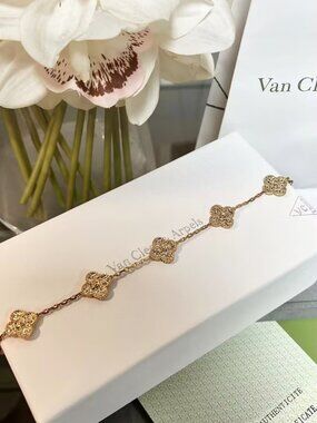 Van Cleef & Arpels Women's Bracelets
